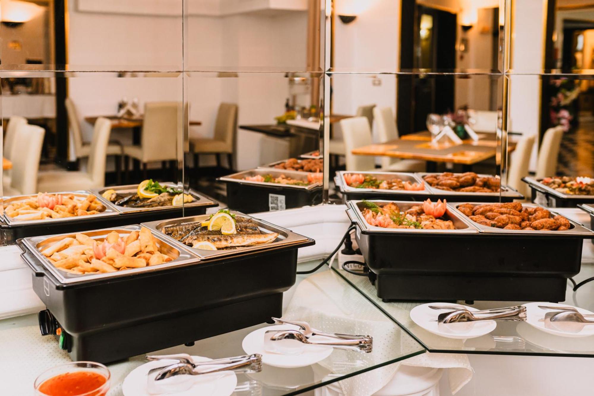 פלוייסטי Vigo Hotel מראה חיצוני תמונה