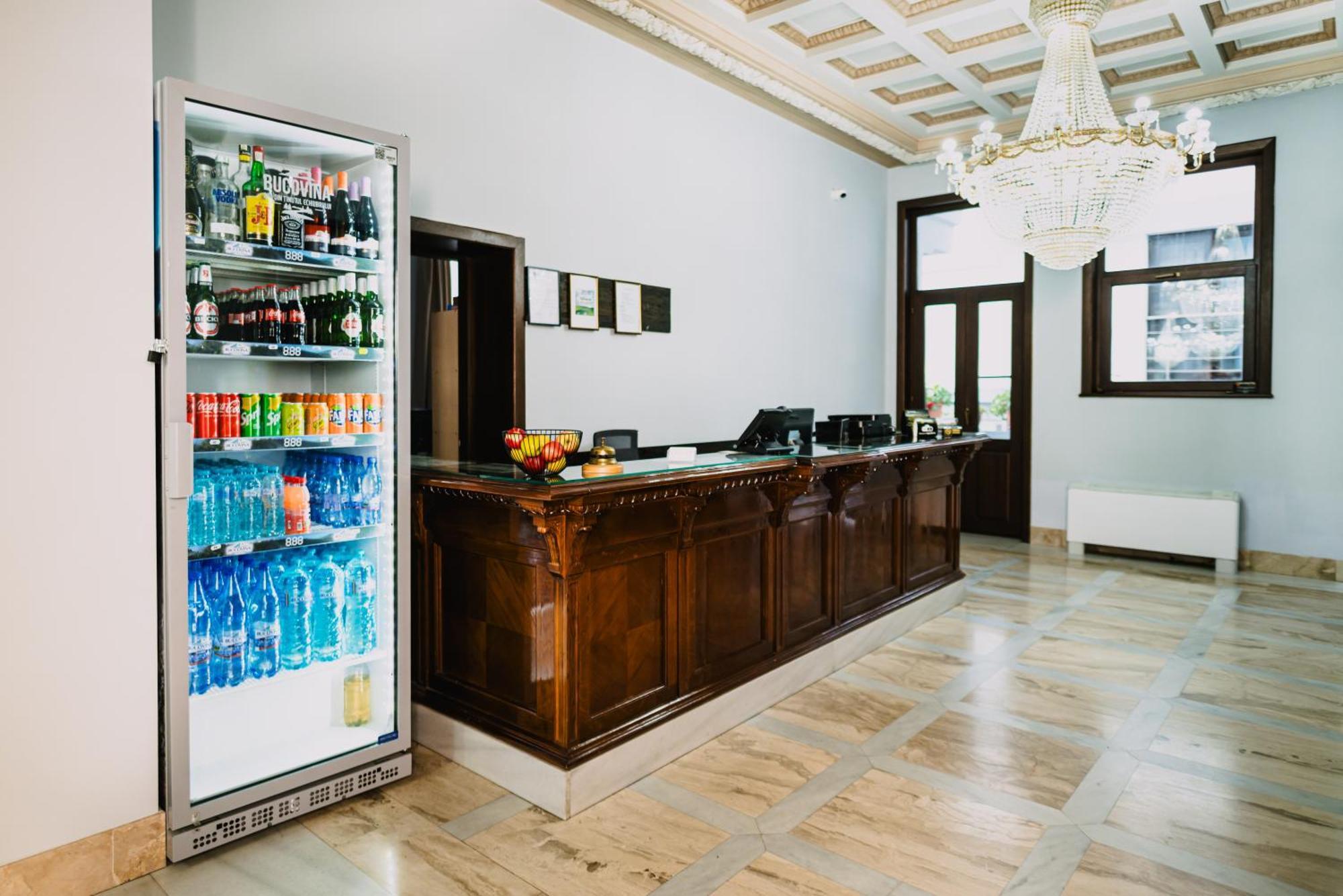 פלוייסטי Vigo Hotel מראה חיצוני תמונה