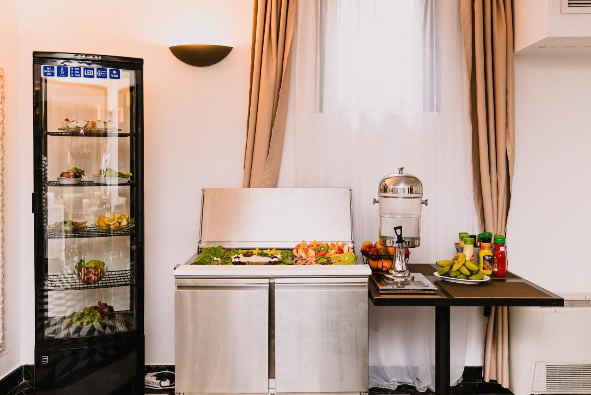 פלוייסטי Vigo Hotel מראה חיצוני תמונה