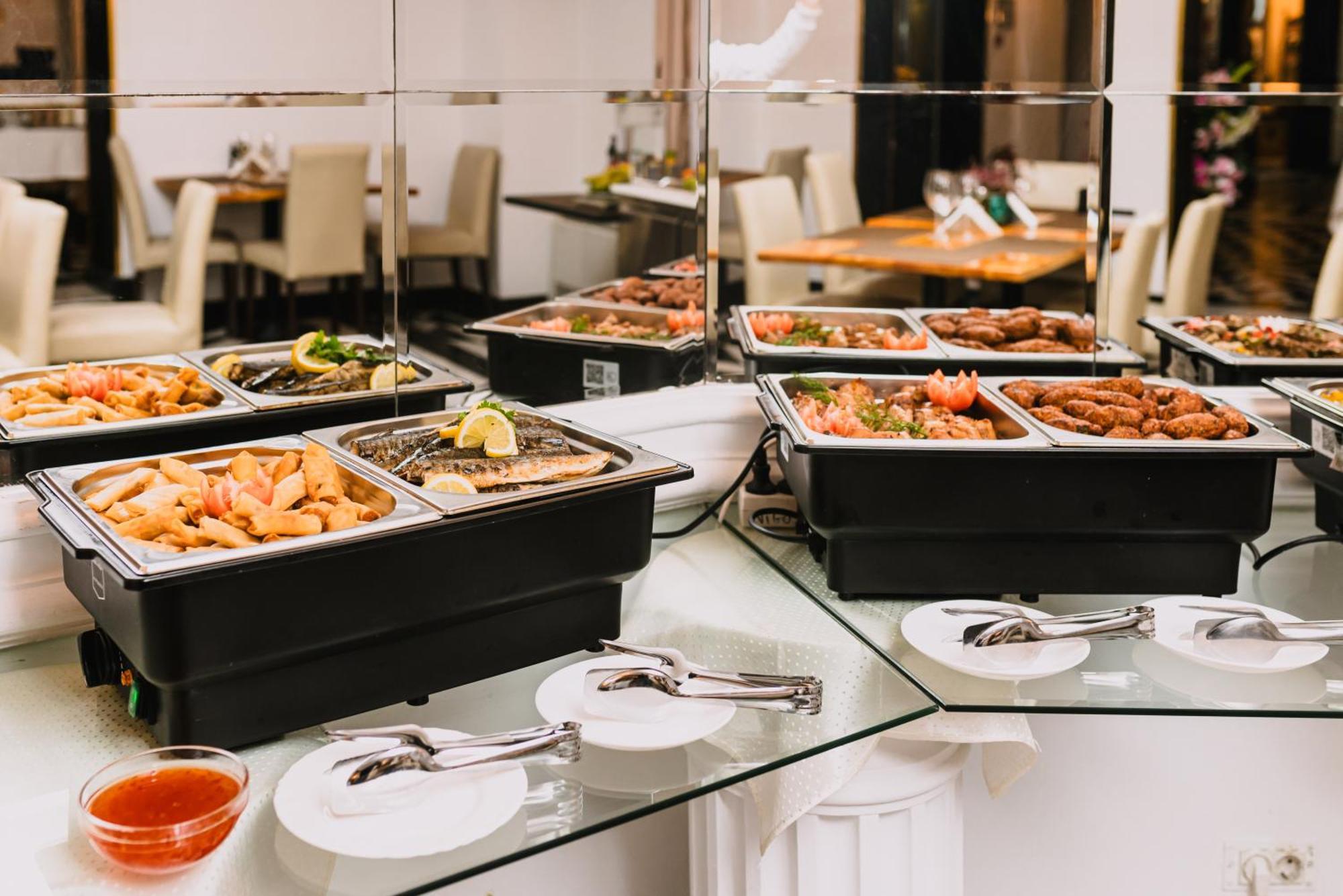 פלוייסטי Vigo Hotel מראה חיצוני תמונה