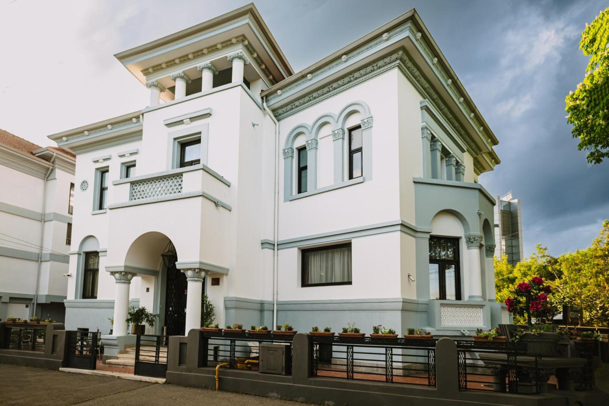 פלוייסטי Vigo Hotel מראה חיצוני תמונה